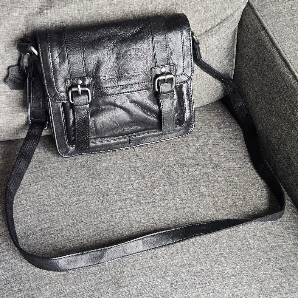 Spikes & Sparrow Ranger Black Leather Messenger Bag Crossbody‎ Satchel 10x9x4"